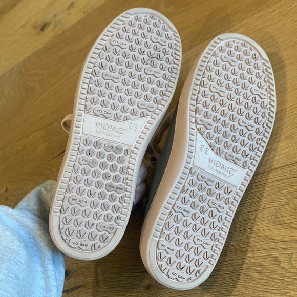 Vionic Pro Women's Mable Sneaker - Picture 6 of 9